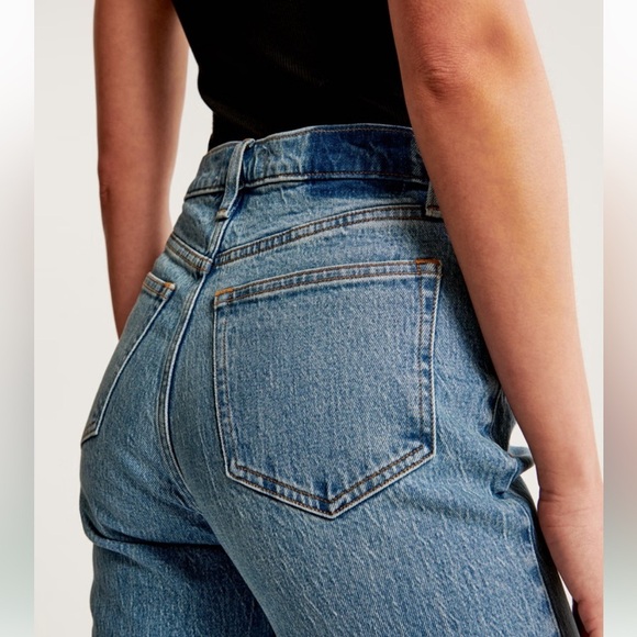 Abercrombie & Fitch High Rise 90s Relaxed Jean - Picture 9 of 16